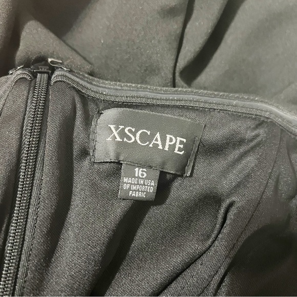 NEW NWT Xscape CAMILA LONG OFF THE SHOULDER SCUBA CREPE DRESS Black Gown Sz 16 - Picture 3 of 7